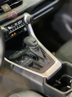 تۆیۆتا ڕاڤ 4